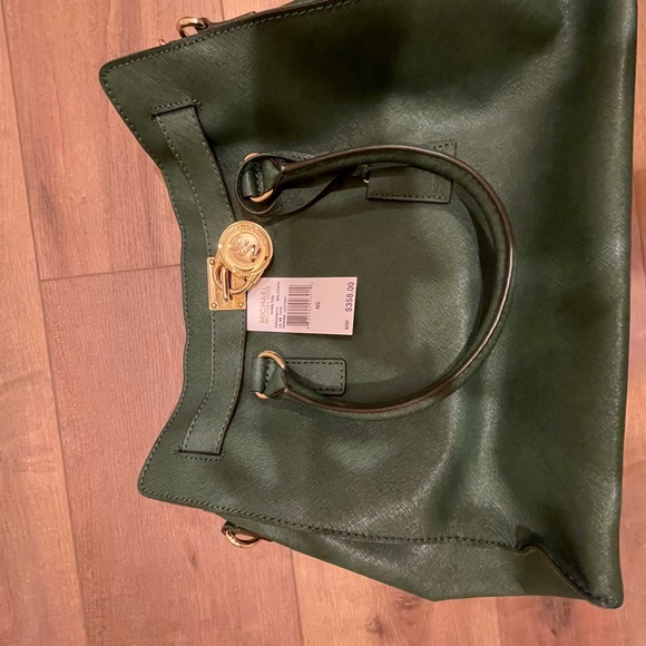 New Michael Kors bag. - Picture 3 of 4